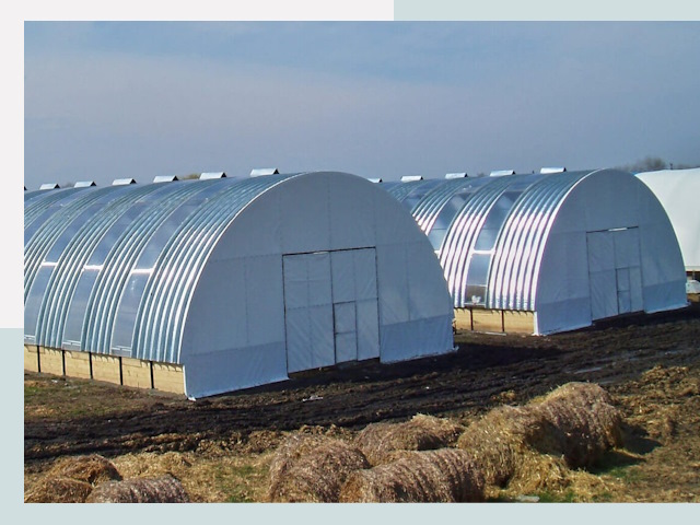 Сельскохозяйственные здания в октябрьском