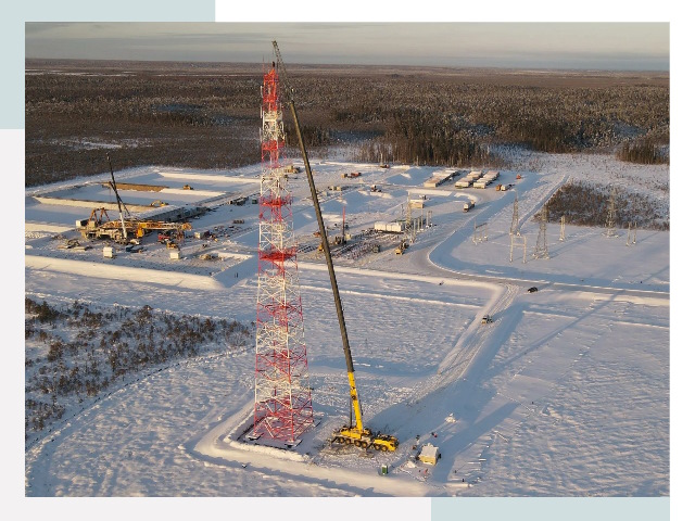 Мачты связи в октябрьском