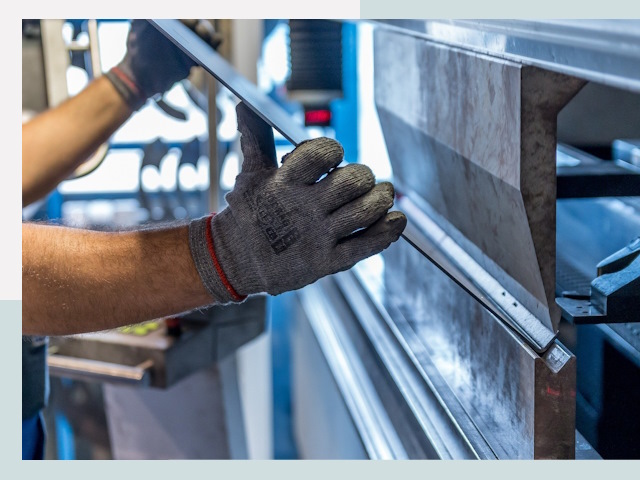 Гибка металла в октябрьском